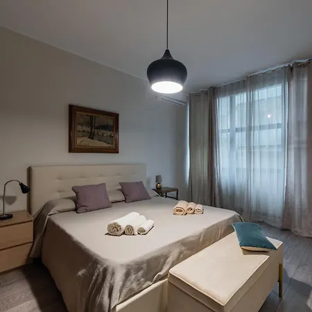 Yv Policlinico アパート バーリ